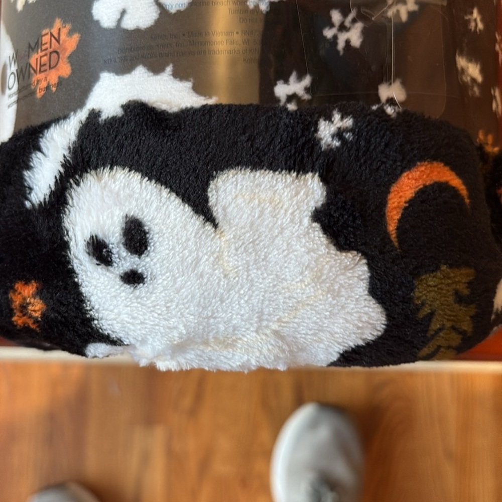 Halloween Ghost Oversized Plush Throw - Picture 10 of 10